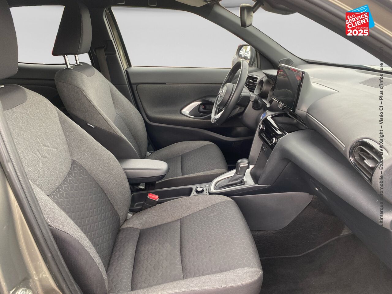 Véhicule d'occasion TOYOTA YARIS CROSS 116H DESIGN AWD-I MY22 chez Toyota Besançon