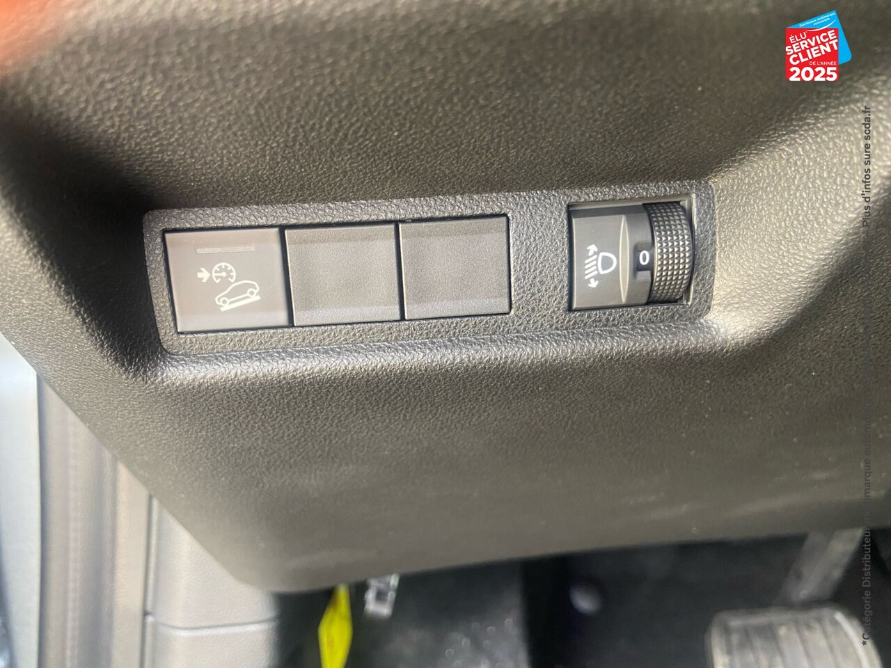 Véhicule neuf JEEP AVENGER 1.2 TURBO T3 100CH MHEV ALTITUDE BVR6 EHYBRID chez Fiat Mulhouse