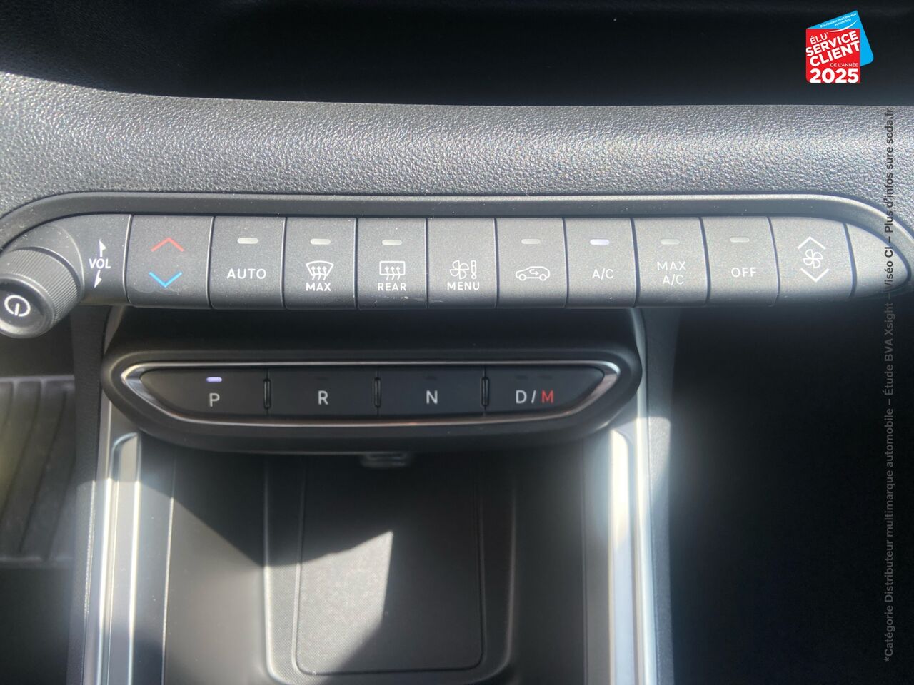 Véhicule neuf JEEP AVENGER 1.2 TURBO T3 100CH MHEV ALTITUDE BVR6 EHYBRID chez Fiat Mulhouse