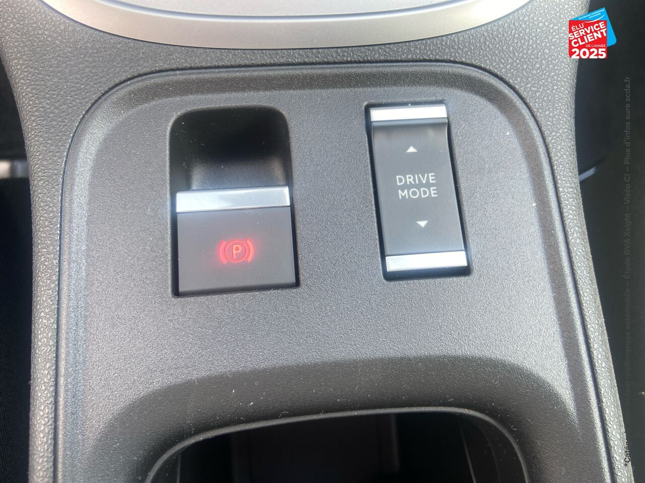 Véhicule neuf JEEP AVENGER 1.2 TURBO T3 100CH MHEV ALTITUDE BVR6 EHYBRID chez Fiat Mulhouse