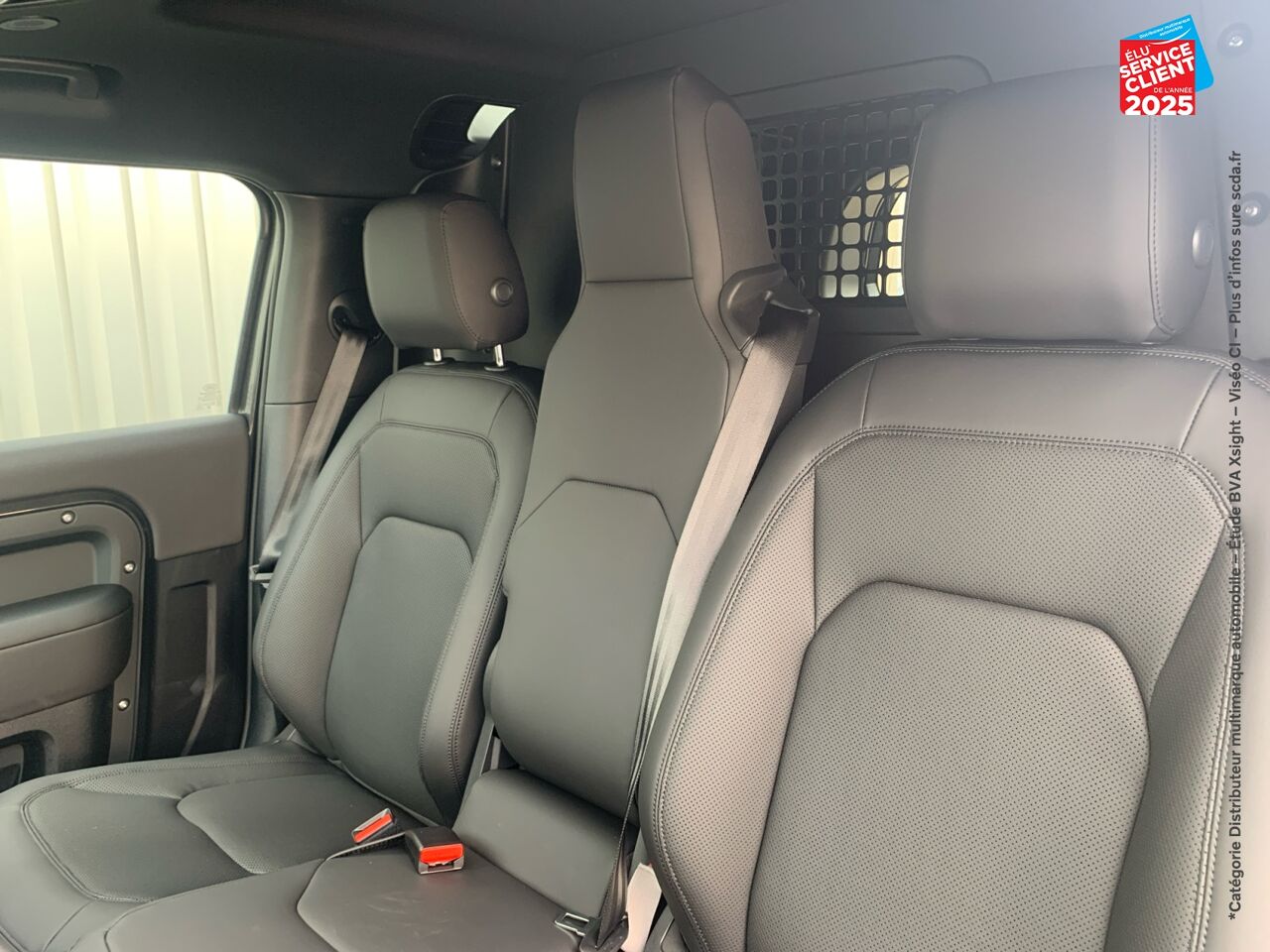 Véhicule d'occasion LAND-ROVER DEFENDER 90 3.0 D250 HARD TOP X-DYNAMIC SE chez Dacia Belfort