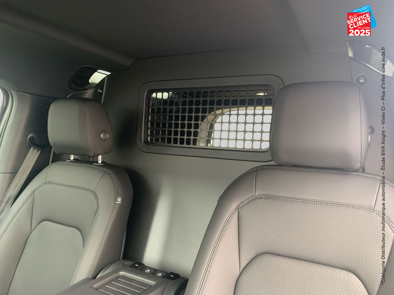 Véhicule d'occasion LAND-ROVER DEFENDER 90 3.0 D250 HARD TOP X-DYNAMIC SE chez Dacia Belfort