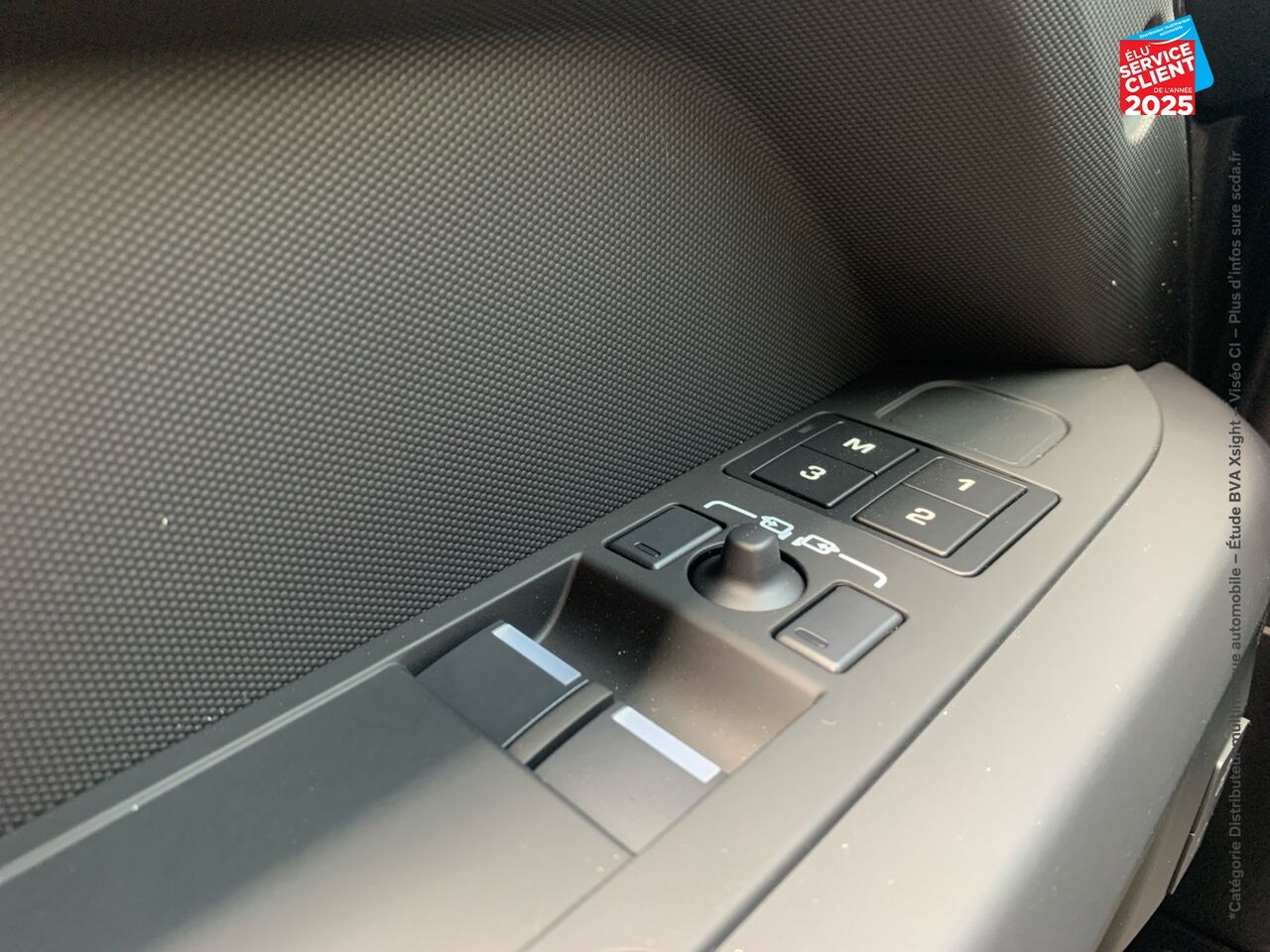 Véhicule d'occasion LAND-ROVER DEFENDER 90 3.0 D250 HARD TOP X-DYNAMIC SE chez Dacia Belfort