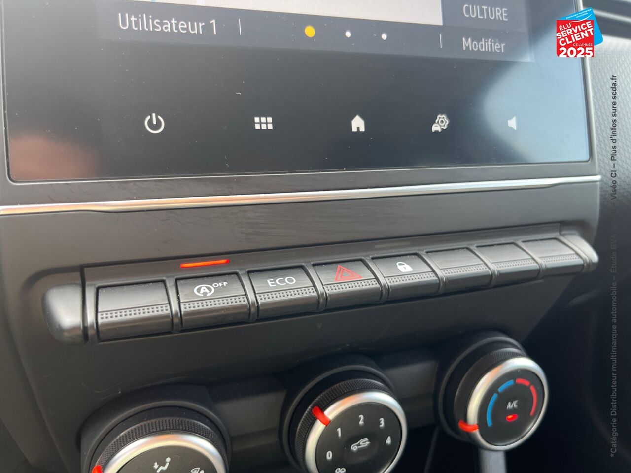 Véhicule d'occasion RENAULT CLIO 1.0 TCE 90CH BUSINESS -21N GPS RADAR AR chez Renault Saint-Louis