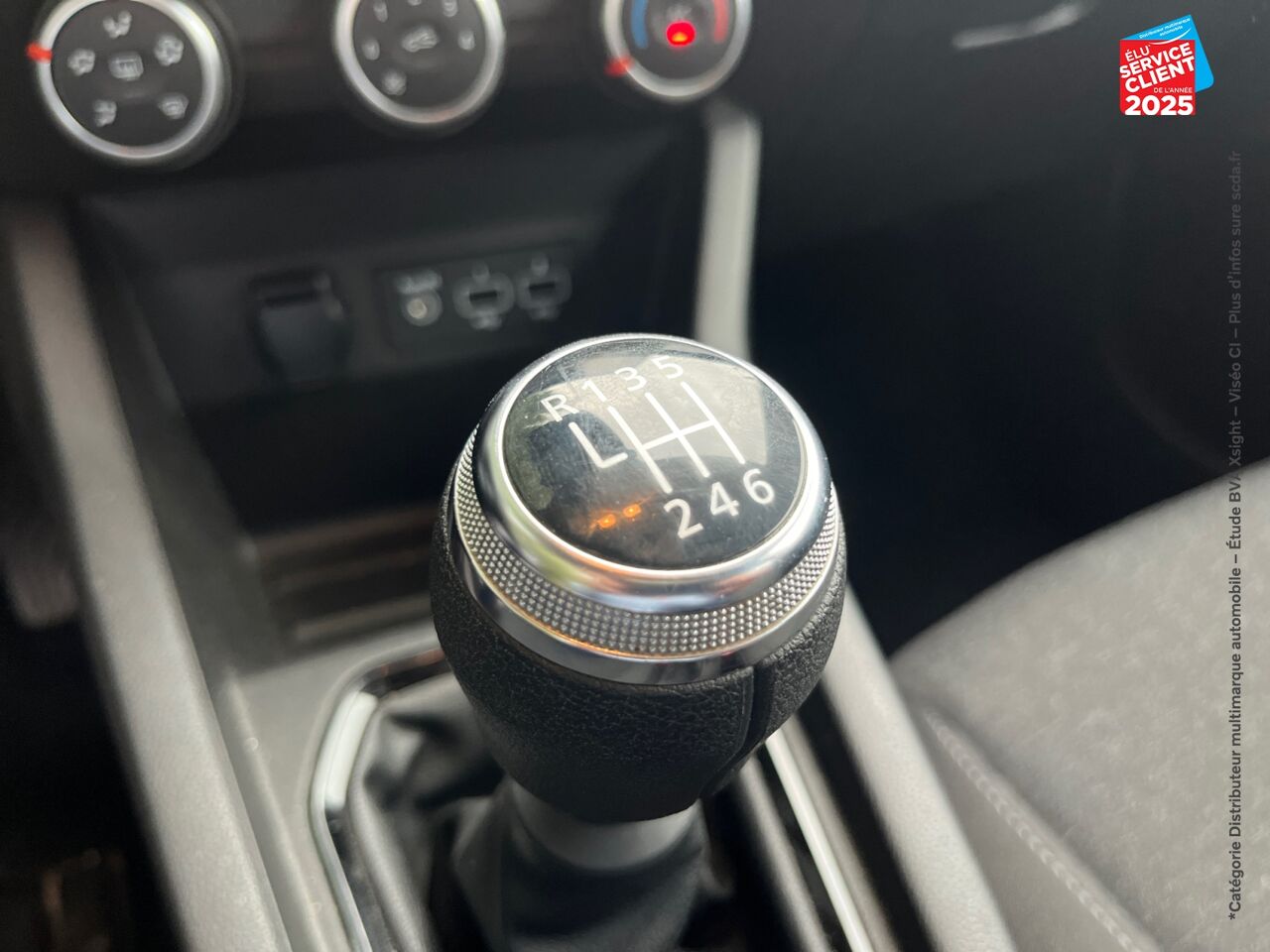 Véhicule d'occasion RENAULT CLIO 1.0 TCE 90CH BUSINESS -21N GPS RADAR AR chez Renault Saint-Louis