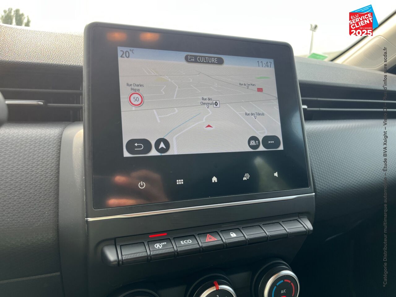 Véhicule d'occasion RENAULT CLIO 1.0 TCE 90CH BUSINESS -21N GPS RADAR AR chez Renault Saint-Louis