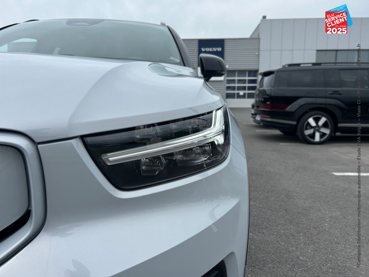Véhicule d'occasion VOLVO XC40 RECHARGE TWIN AWD 408CH PLUS EDT SIEGE CHAUF VOLANT CHAUF CAMERA GPS chez Volvo Metz