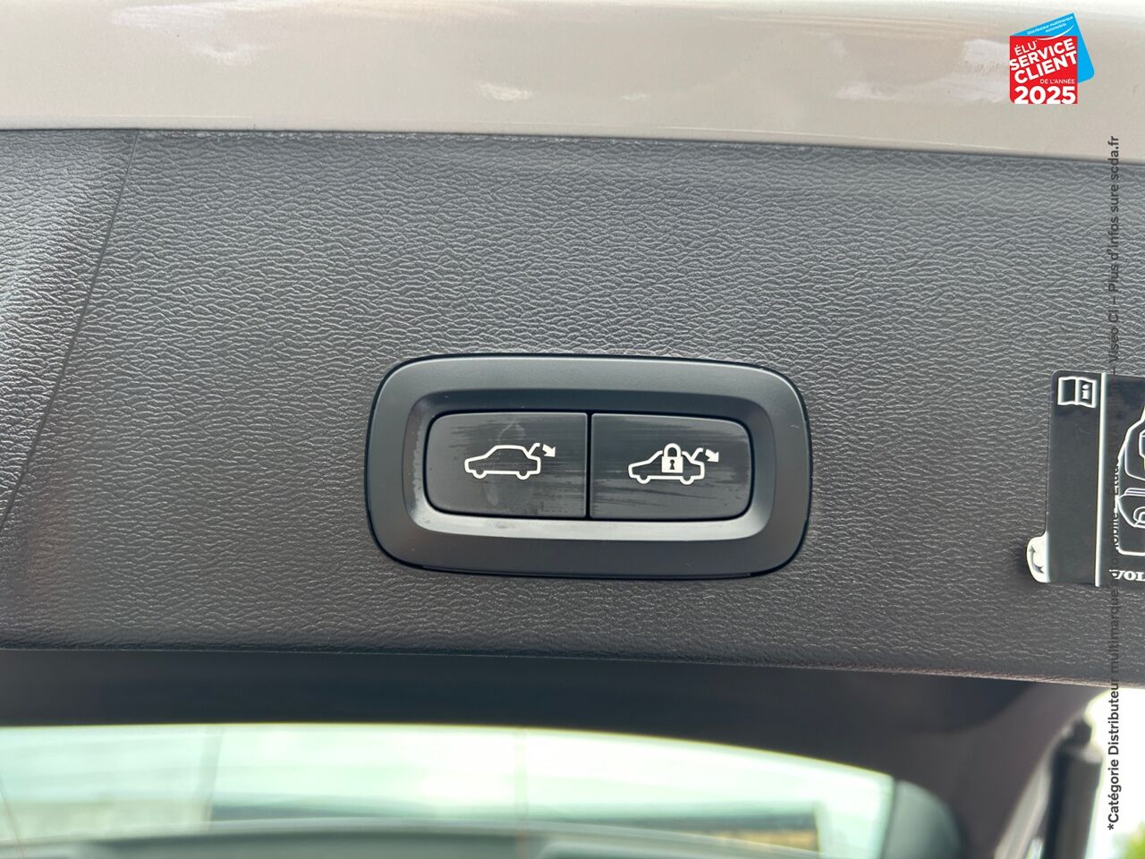 Véhicule d'occasion VOLVO XC40 RECHARGE TWIN AWD 408CH PLUS EDT SIEGE CHAUF VOLANT CHAUF CAMERA GPS chez Volvo Metz