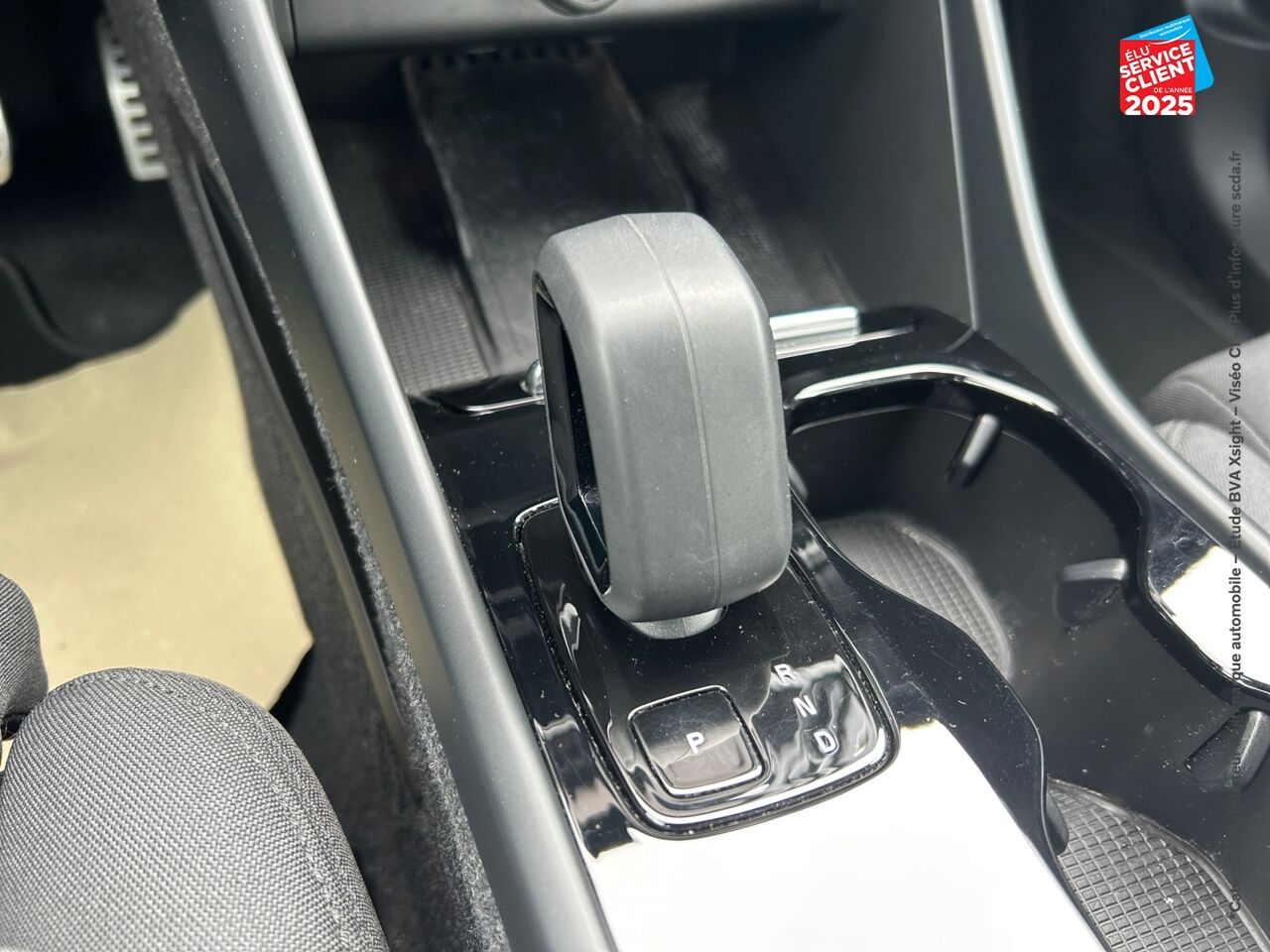 Véhicule d'occasion VOLVO XC40 RECHARGE TWIN AWD 408CH PLUS EDT SIEGE CHAUF VOLANT CHAUF CAMERA GPS chez Volvo Metz
