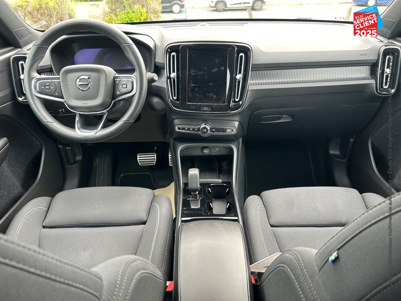 Véhicule d'occasion VOLVO XC40 RECHARGE TWIN AWD 408CH PLUS EDT SIEGE CHAUF VOLANT CHAUF CAMERA GPS chez Volvo Metz