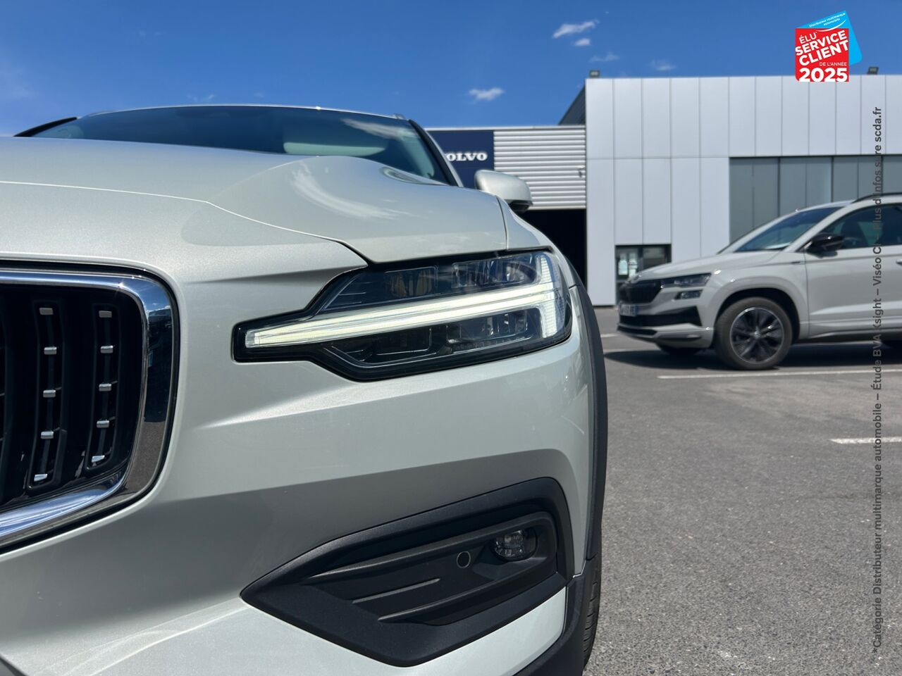Véhicule d'occasion VOLVO V60 CROSS COUNTRY D4 AWD 190CH PRO GEARTRONIC chez BMW Belfort