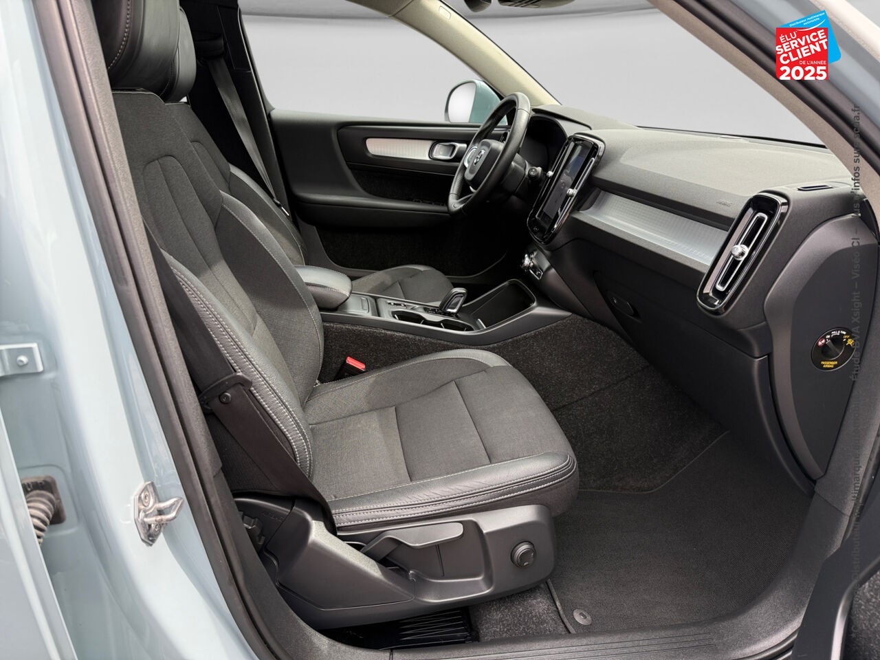 Véhicule d'occasion VOLVO XC40 D4 ADBLUE AWD 190CH MOMENTUM GEARTRONIC 8 GPS CAMERA chez Renault Saint-Louis