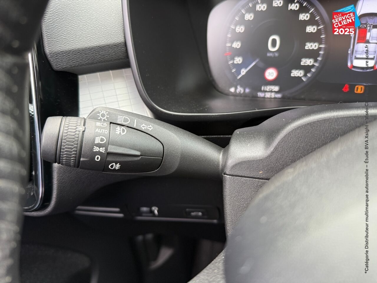 Véhicule d'occasion VOLVO XC40 D4 ADBLUE AWD 190CH MOMENTUM GEARTRONIC 8 GPS CAMERA chez Renault Saint-Louis