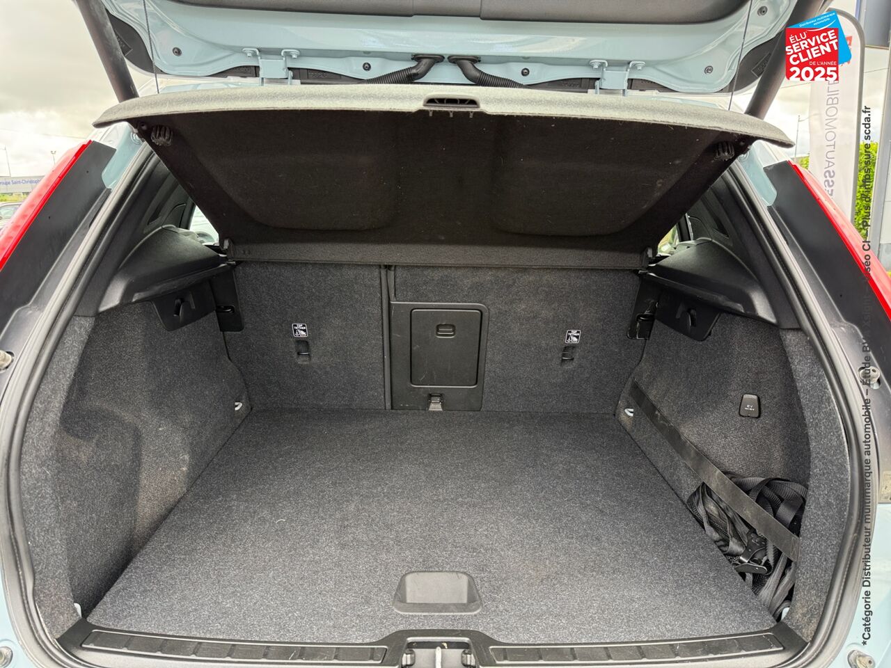 Véhicule d'occasion VOLVO XC40 D4 ADBLUE AWD 190CH MOMENTUM GEARTRONIC 8 GPS CAMERA chez Renault Saint-Louis