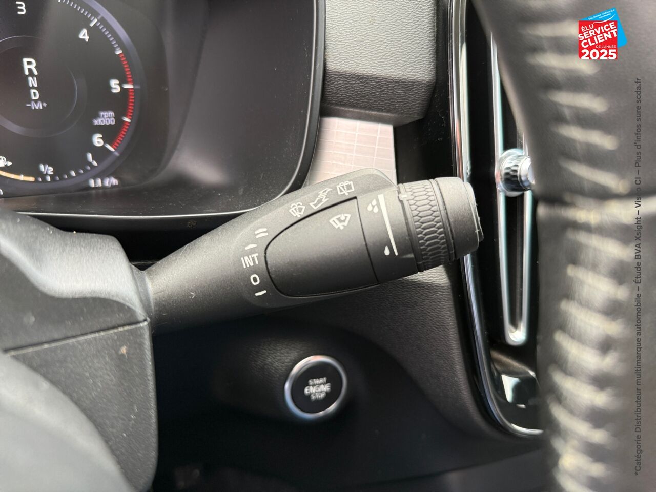 Véhicule d'occasion VOLVO XC40 D4 ADBLUE AWD 190CH MOMENTUM GEARTRONIC 8 GPS CAMERA chez Renault Saint-Louis