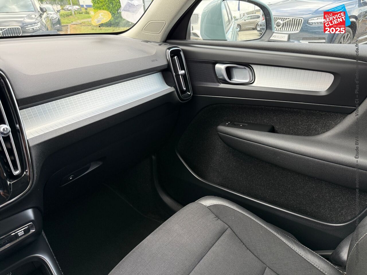 Véhicule d'occasion VOLVO XC40 D4 ADBLUE AWD 190CH MOMENTUM GEARTRONIC 8 GPS CAMERA chez Renault Saint-Louis