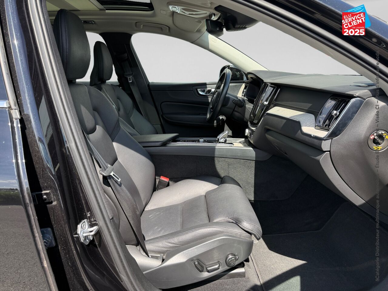 Véhicule d'occasion VOLVO XC60 T6 AWD 253 + 87CH INSCRIPTION LUXE GEARTRONIC chez Renault Saint-Louis