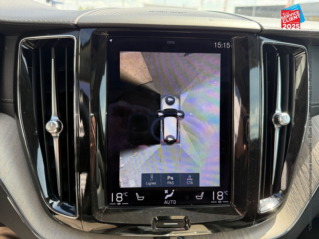 Véhicule d'occasion VOLVO XC60 T6 AWD 253 + 87CH INSCRIPTION LUXE GEARTRONIC chez Renault Saint-Louis
