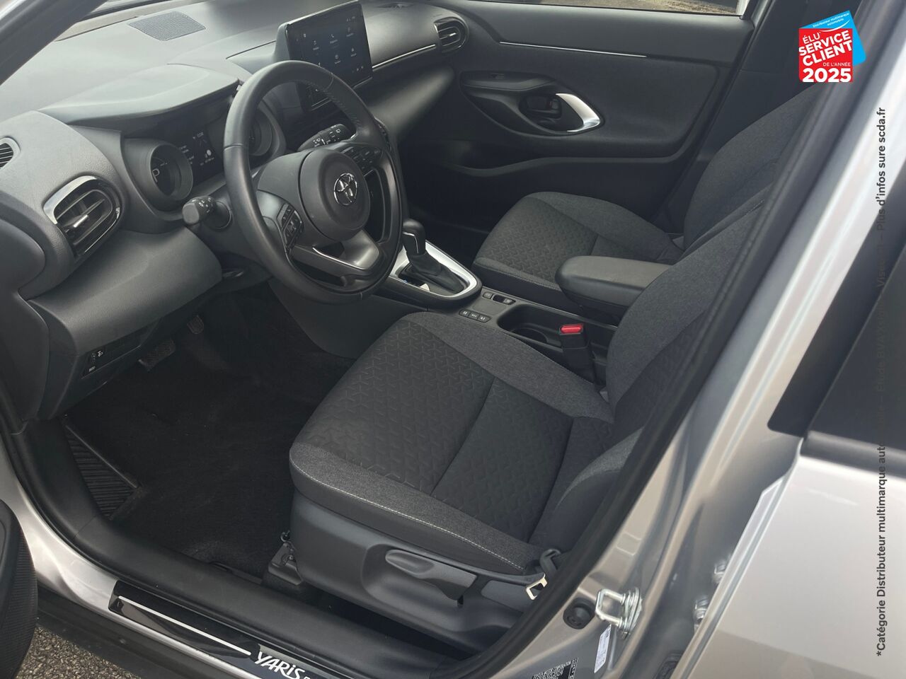 Véhicule d'occasion TOYOTA YARIS CROSS 116H DESIGN MY21 CAMERA GPS chez Renault Colmar