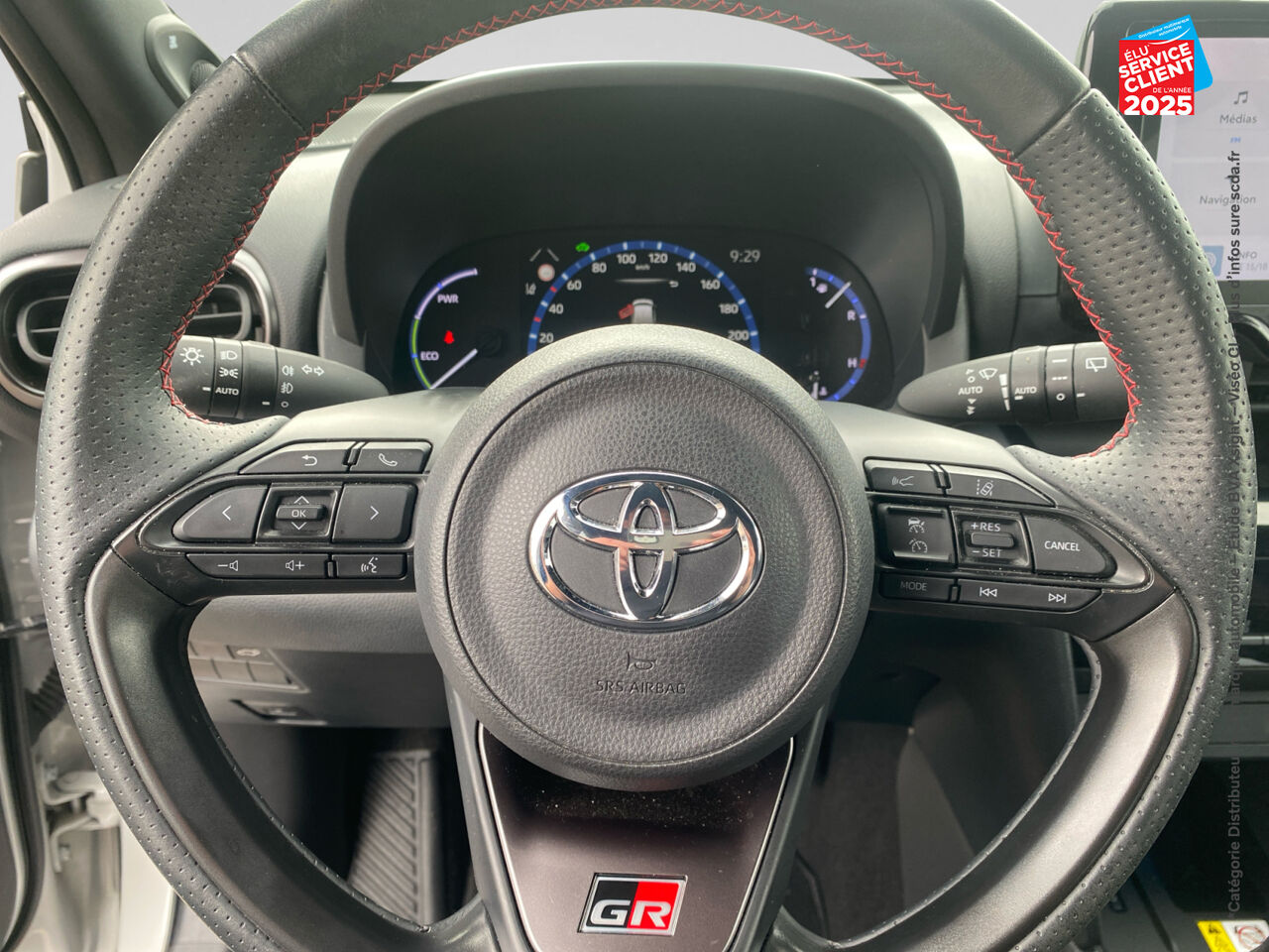 Véhicule d'occasion TOYOTA YARIS CROSS 116H GR SPORT MY22 chez Toyota Verdun