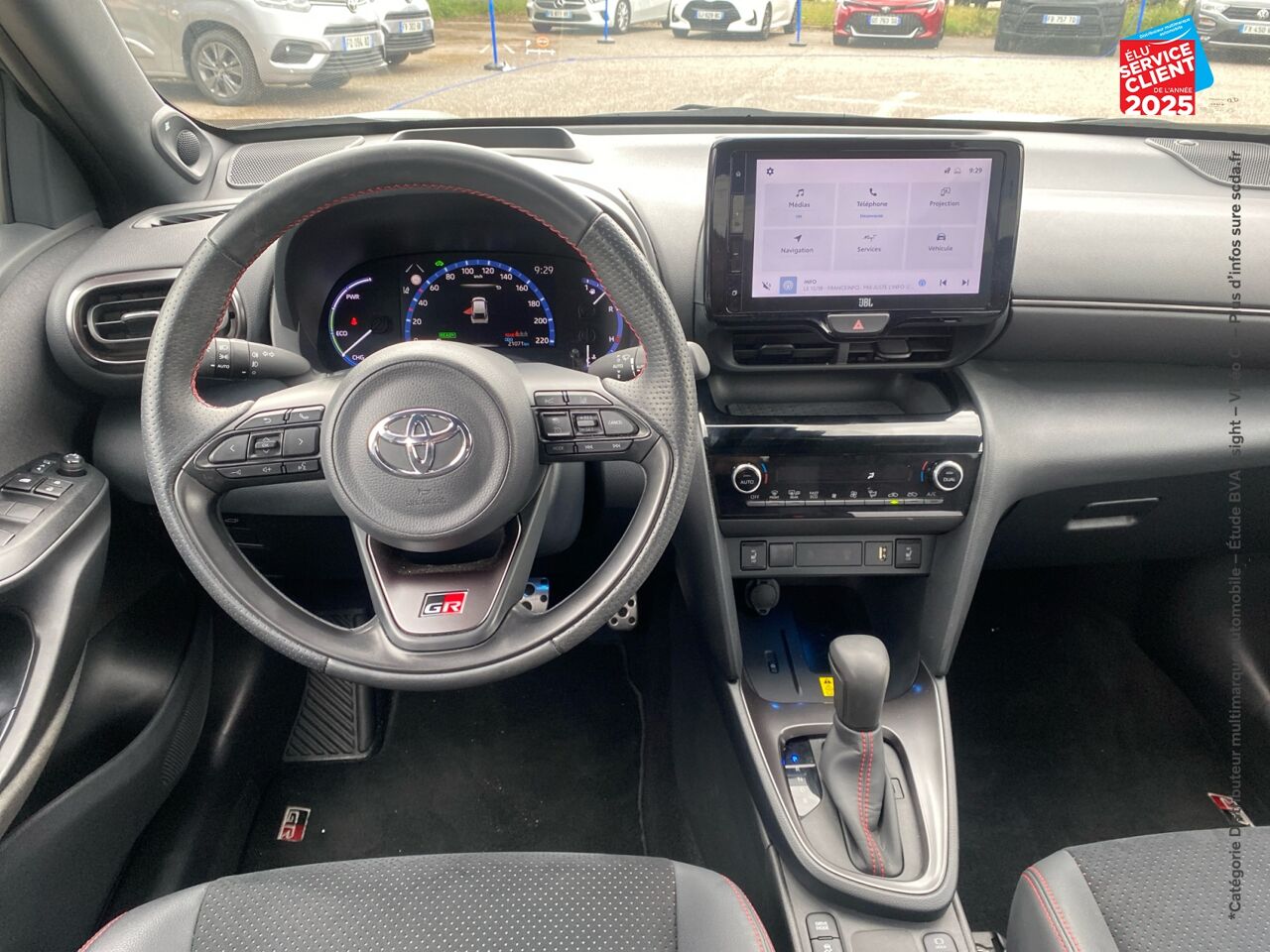 Véhicule d'occasion TOYOTA YARIS CROSS 116H GR SPORT MY22 chez Toyota Verdun