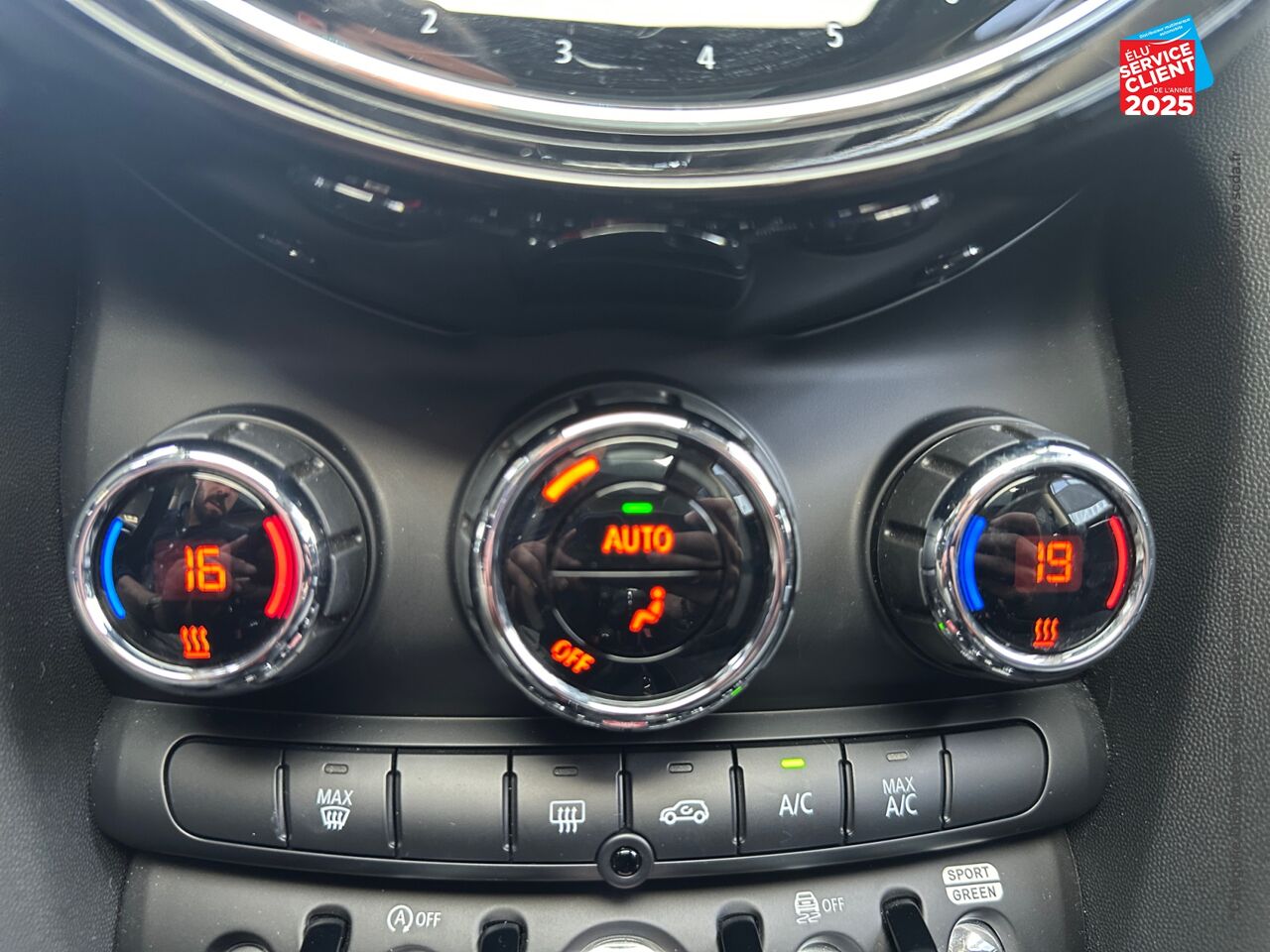 Véhicule d'occasion MINI MINI COOPER 136CH EDITION CAMDEN chez Renault Saint-Louis