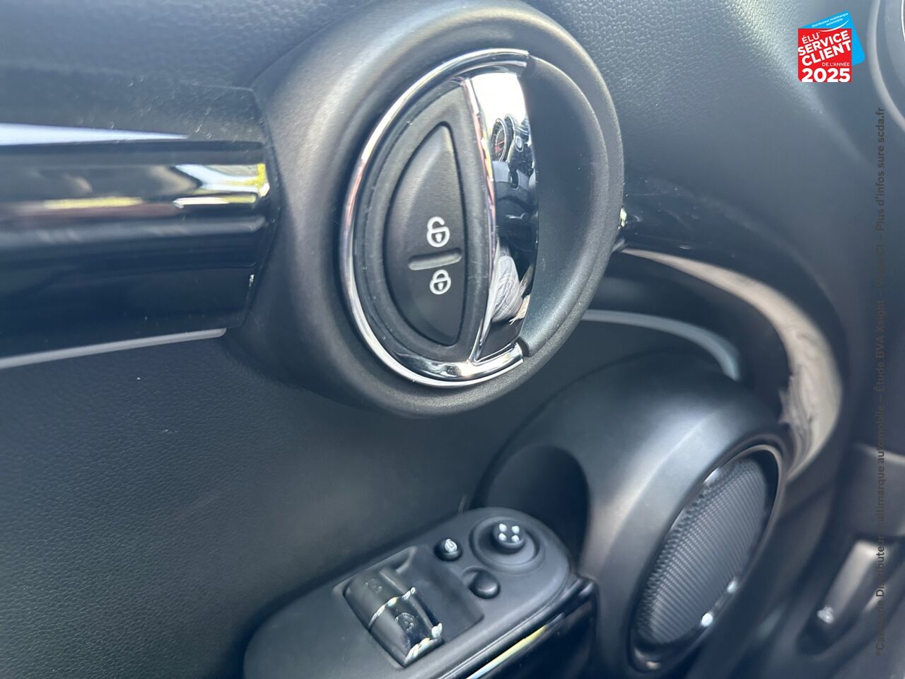 Véhicule d'occasion MINI MINI COOPER 136CH EDITION CAMDEN chez Renault Saint-Louis
