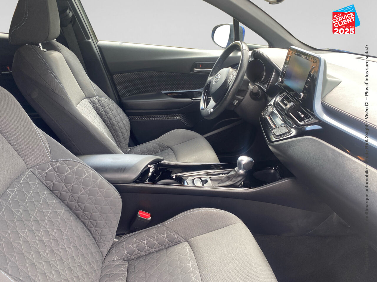 Véhicule d'occasion TOYOTA C-HR 122H EDITION 2WD E-CVT MY20 chez Renault Saint-Louis