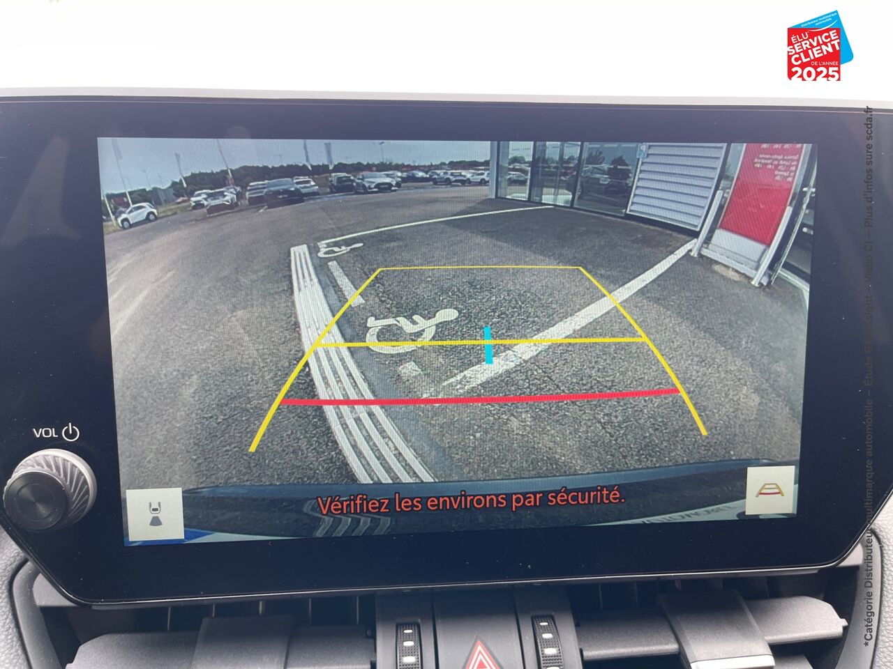 Véhicule d'occasion TOYOTA RAV4 2.5 HYBRIDE 222CH DYNAMIC AWD-I MY24 GPS CAMERA chez Toyota Thionville