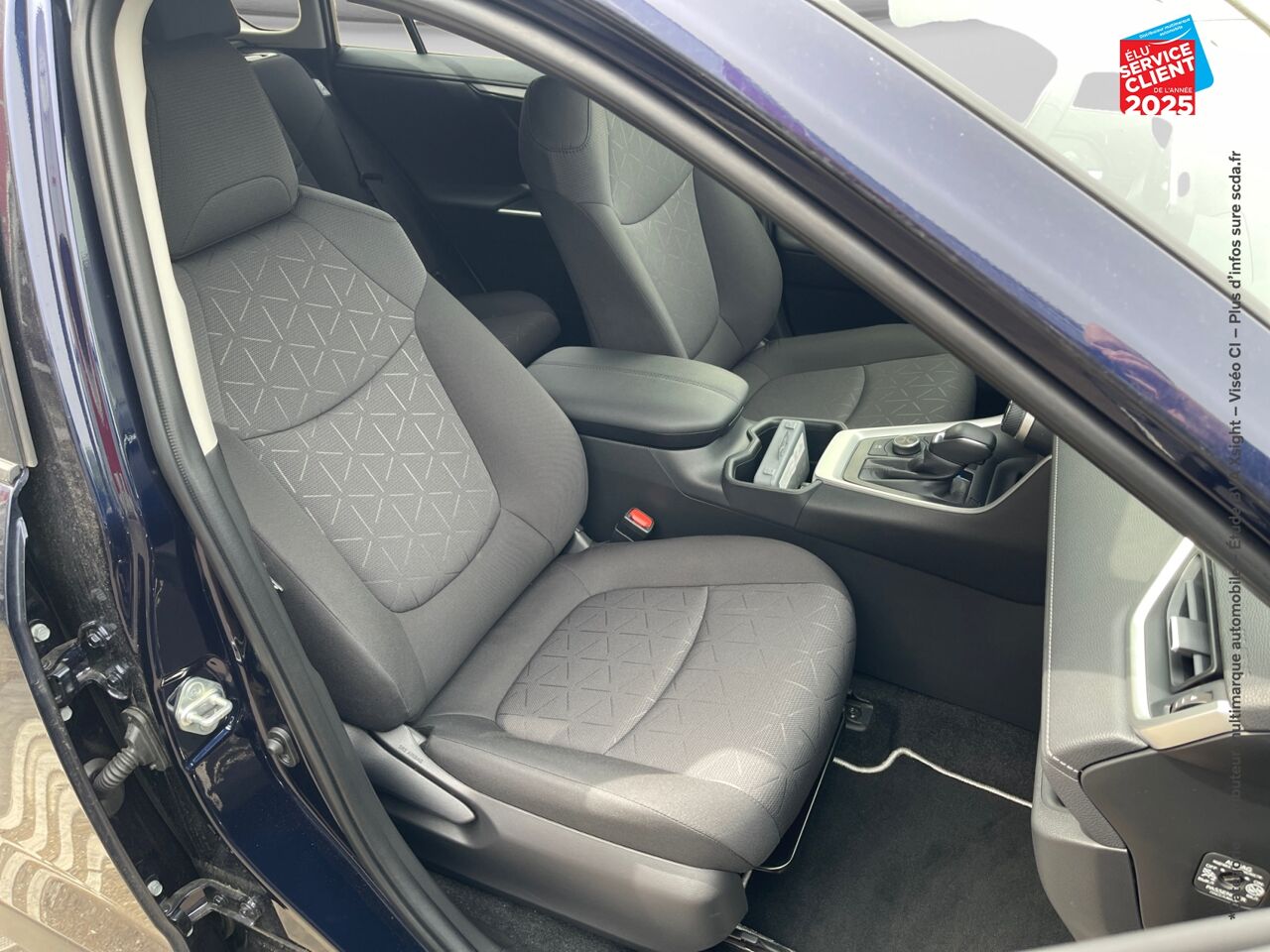 Véhicule d'occasion TOYOTA RAV4 2.5 HYBRIDE 222CH DYNAMIC AWD-I MY24 GPS CAMERA chez Toyota Thionville
