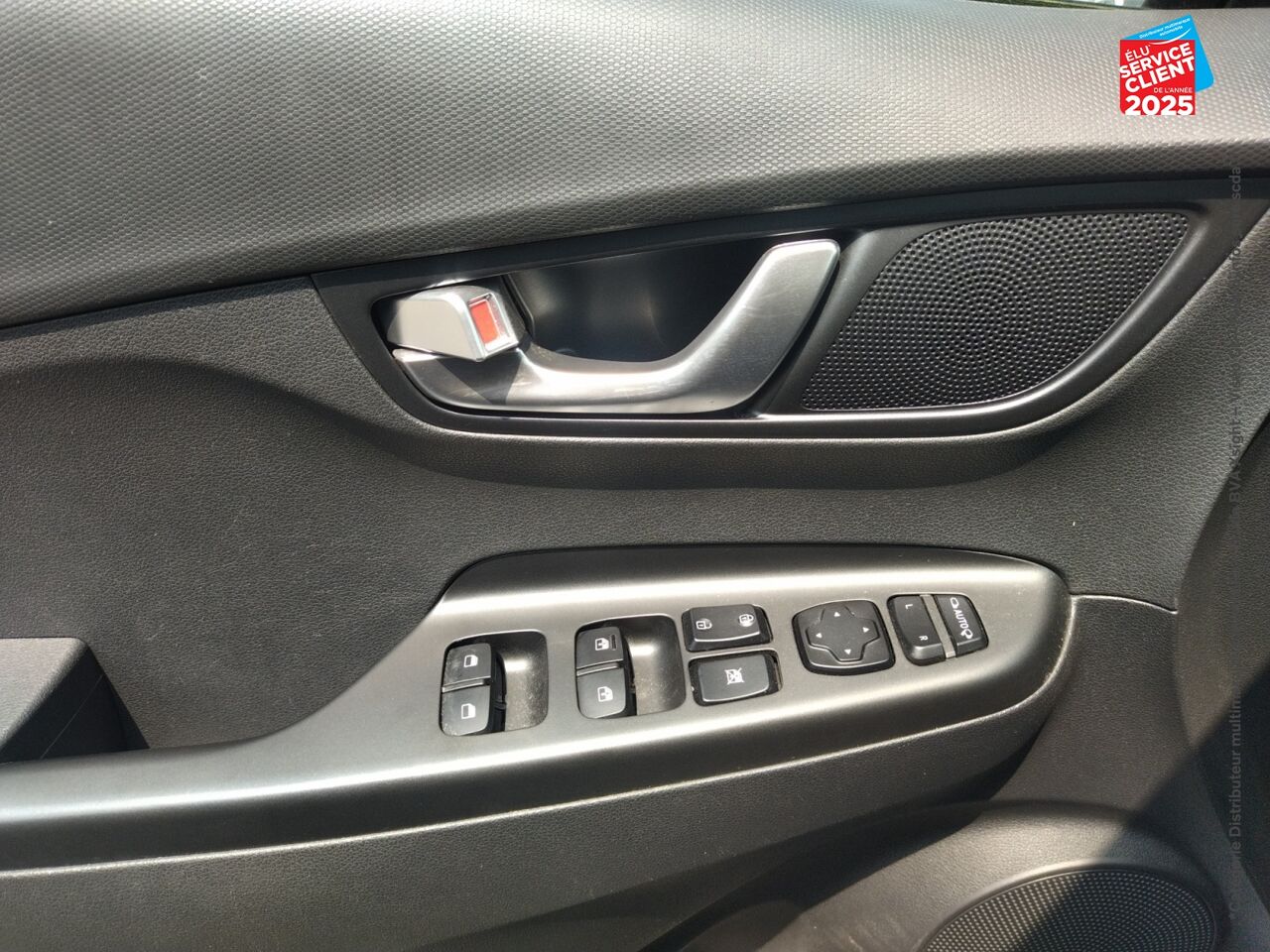 Véhicule d'occasion HYUNDAI KONA ELECTRIC 64KWH - 204CH CREATIVE SIEGES CHAUF CAMERA HUD chez Toyota Verdun
