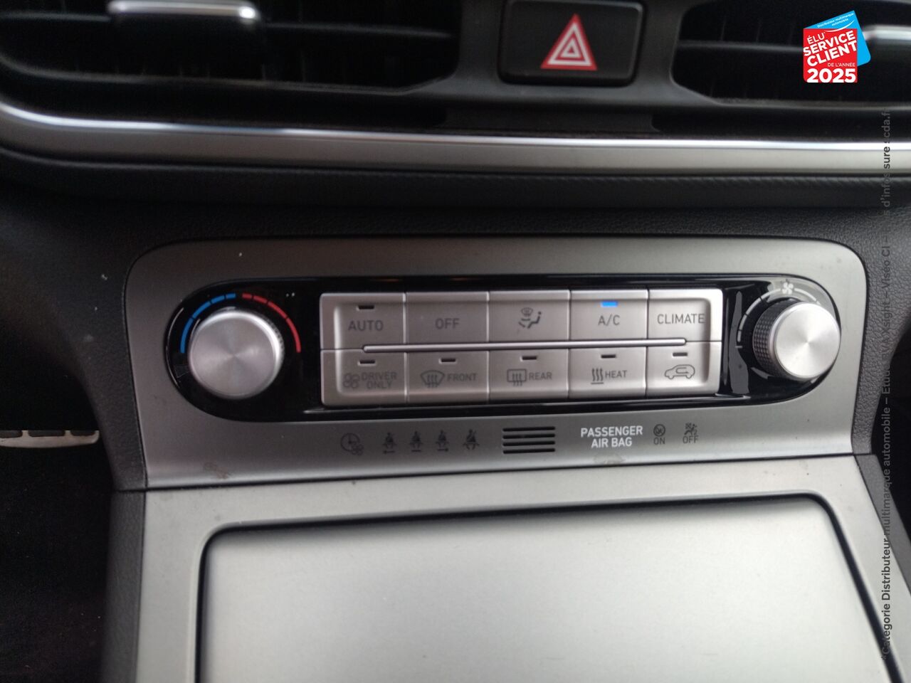 Véhicule d'occasion HYUNDAI KONA ELECTRIC 64KWH - 204CH CREATIVE SIEGES CHAUF CAMERA HUD chez Toyota Verdun