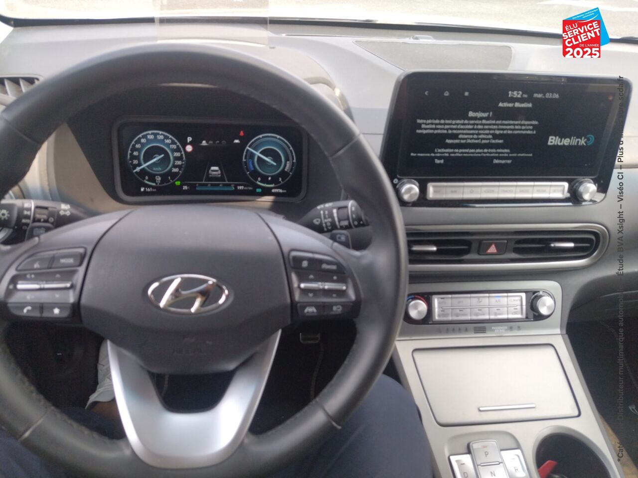 Véhicule d'occasion HYUNDAI KONA ELECTRIC 64KWH - 204CH CREATIVE SIEGES CHAUF CAMERA HUD chez Toyota Verdun
