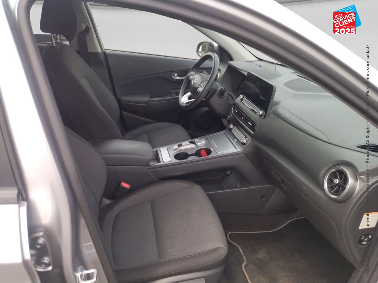 Véhicule d'occasion HYUNDAI KONA ELECTRIC 64KWH - 204CH CREATIVE SIEGES CHAUF CAMERA HUD chez Toyota Verdun