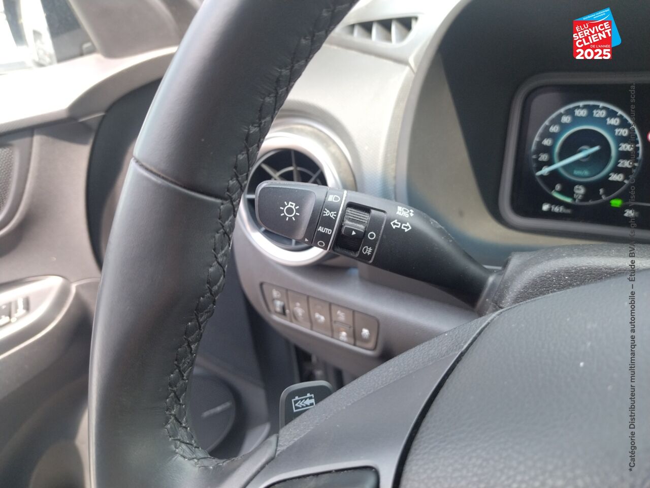 Véhicule d'occasion HYUNDAI KONA ELECTRIC 64KWH - 204CH CREATIVE SIEGES CHAUF CAMERA HUD chez Toyota Verdun