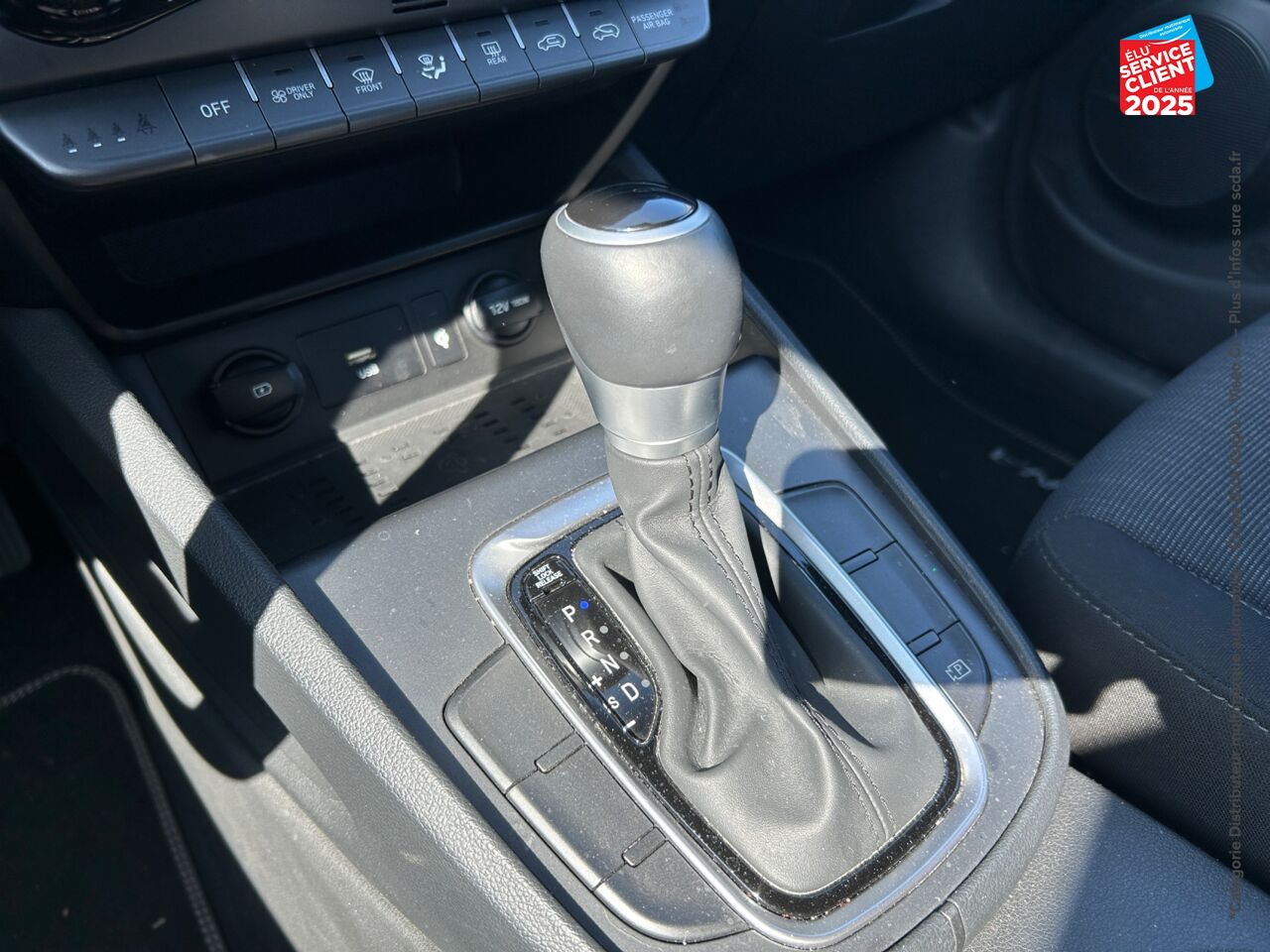 Véhicule d'occasion HYUNDAI KONA 1.6 GDI 141CH HYBRID EXECUTIVE DCT-6 CAMERA GPS HUD ATTELAGE chez Dacia Montbéliard