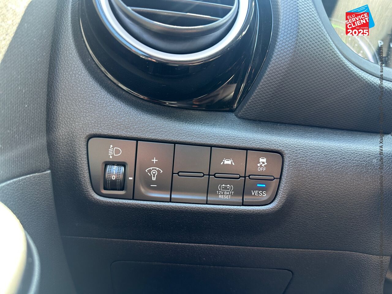 Véhicule d'occasion HYUNDAI KONA 1.6 GDI 141CH HYBRID INTUITIVE DCT-6 chez HESS Automobile