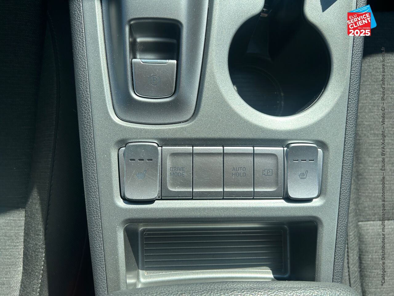 Véhicule d'occasion HYUNDAI KONA ELECTRIC 64KWH - 204CH CREATIVE CAMERA chez Renault Saint-Louis