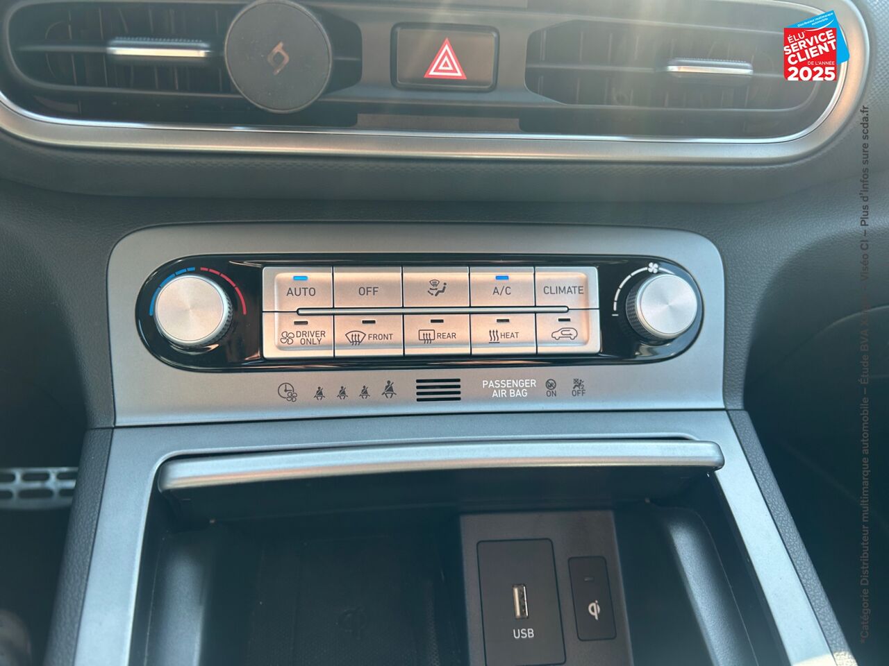 Véhicule d'occasion HYUNDAI KONA ELECTRIC 64KWH - 204CH CREATIVE CAMERA chez Renault Saint-Louis