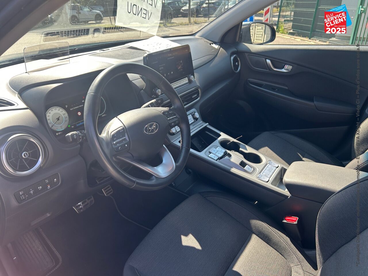 Véhicule d'occasion HYUNDAI KONA ELECTRIC 64KWH - 204CH CREATIVE CAMERA chez Renault Saint-Louis