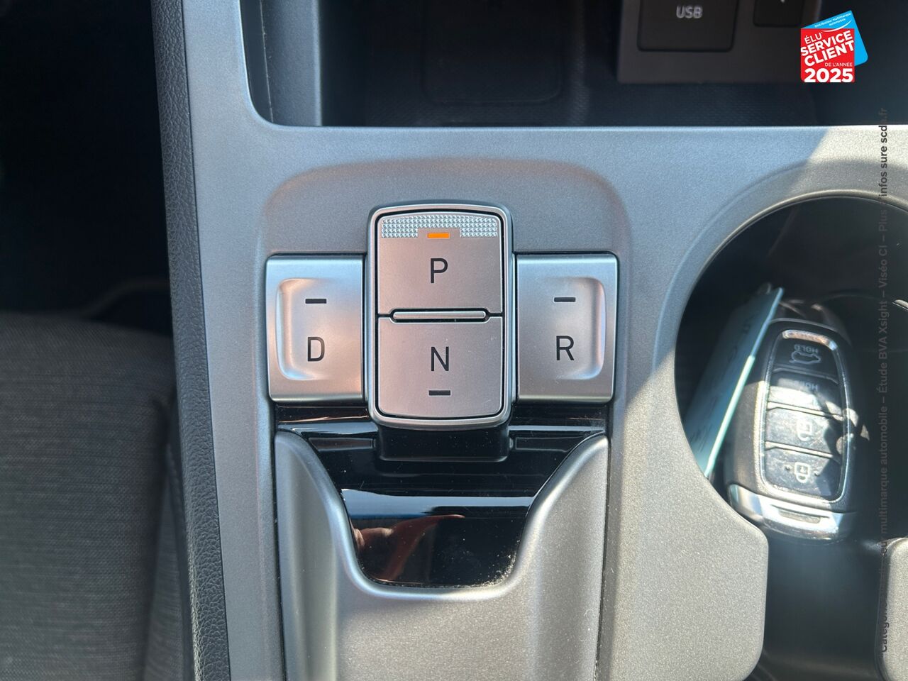 Véhicule d'occasion HYUNDAI KONA ELECTRIC 64KWH - 204CH CREATIVE CAMERA chez Renault Saint-Louis