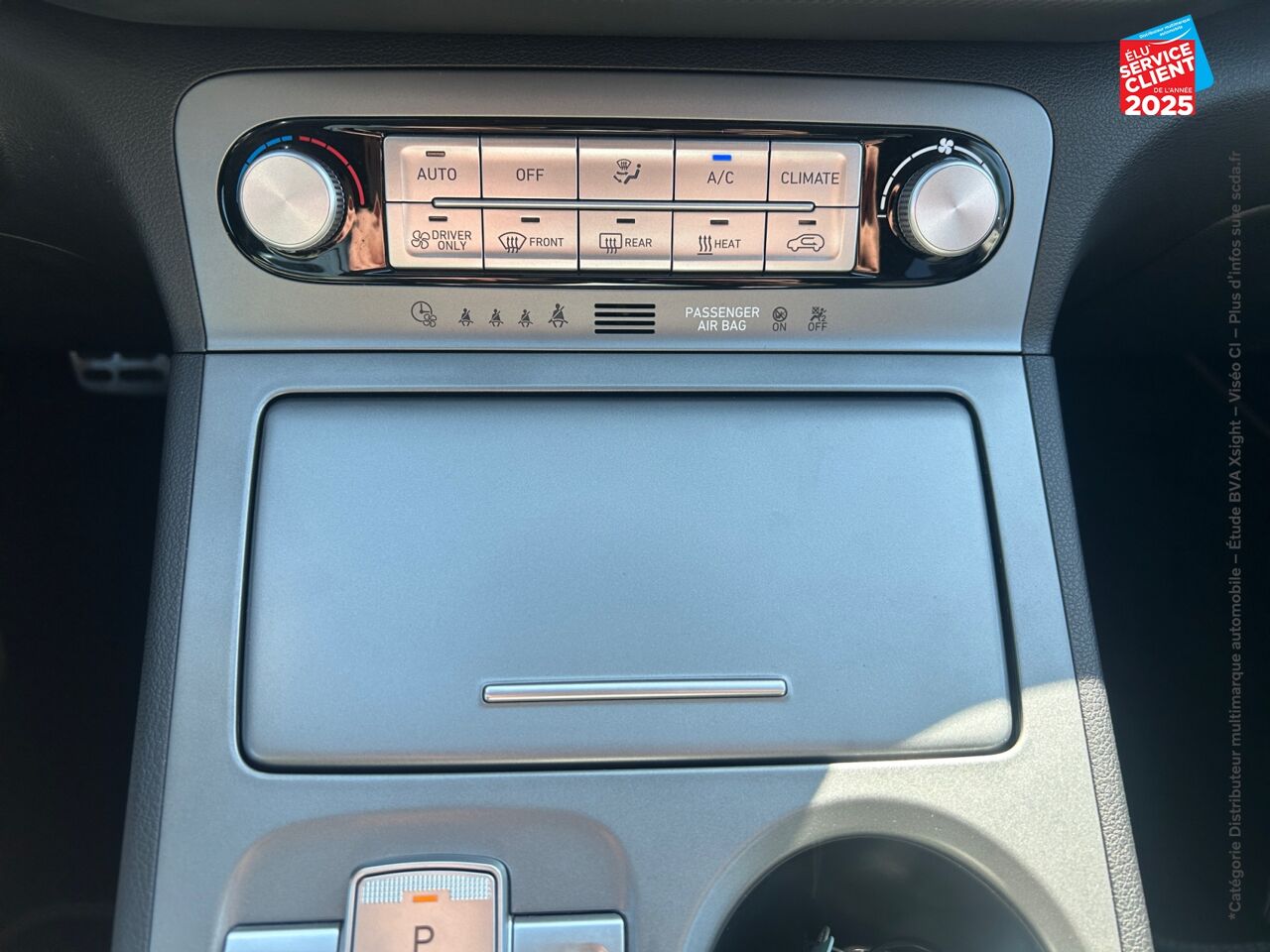 Véhicule d'occasion HYUNDAI KONA ELECTRIC 64KWH - 204CH CREATIVE CAMERA chez Renault Saint-Louis