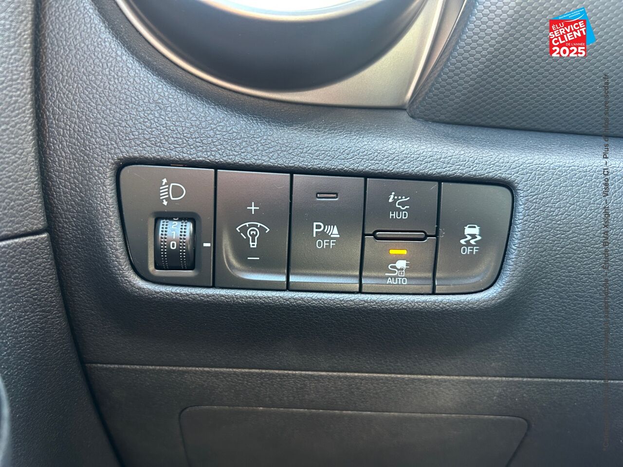 Véhicule d'occasion HYUNDAI KONA ELECTRIC 64KWH - 204CH CREATIVE CAMERA chez Renault Saint-Louis