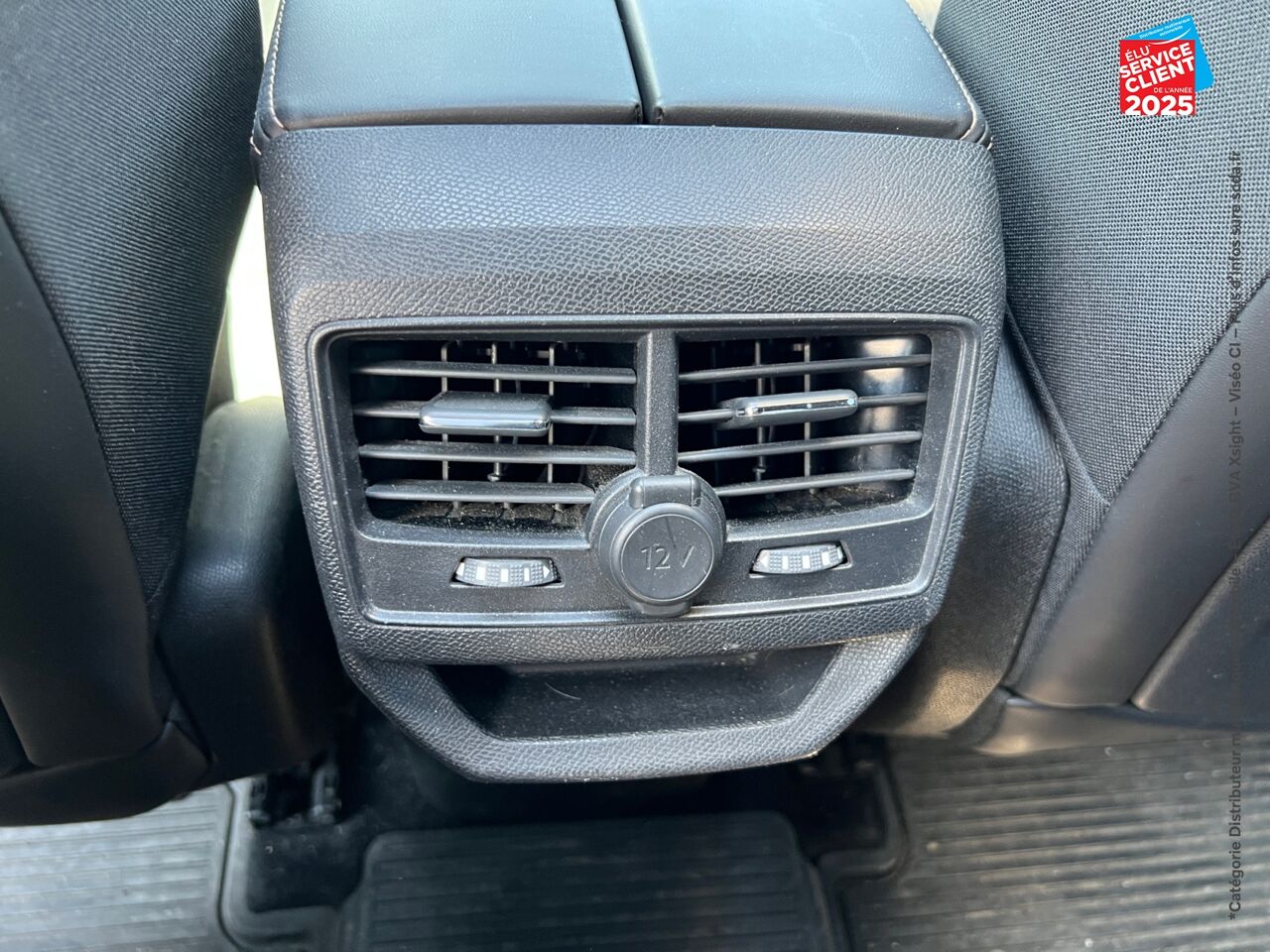 Véhicule d'occasion PEUGEOT 3008 1.6 THP 165CH GT LINE S/S EAT6 TOUVRANT CAMERA CARPLAY chez Fiat Besançon