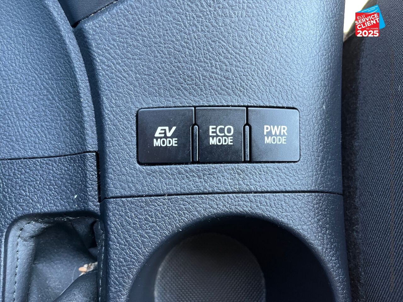 Véhicule d'occasion TOYOTA AURIS HSD 136H DYNAMIC CAMERA chez Toyota Saint Dizier