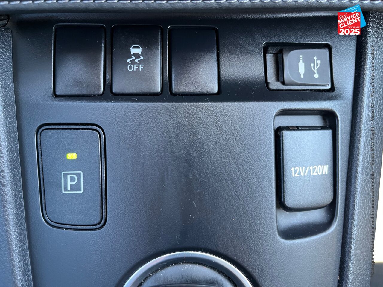 Véhicule d'occasion TOYOTA AURIS HSD 136H DYNAMIC CAMERA chez Toyota Saint Dizier