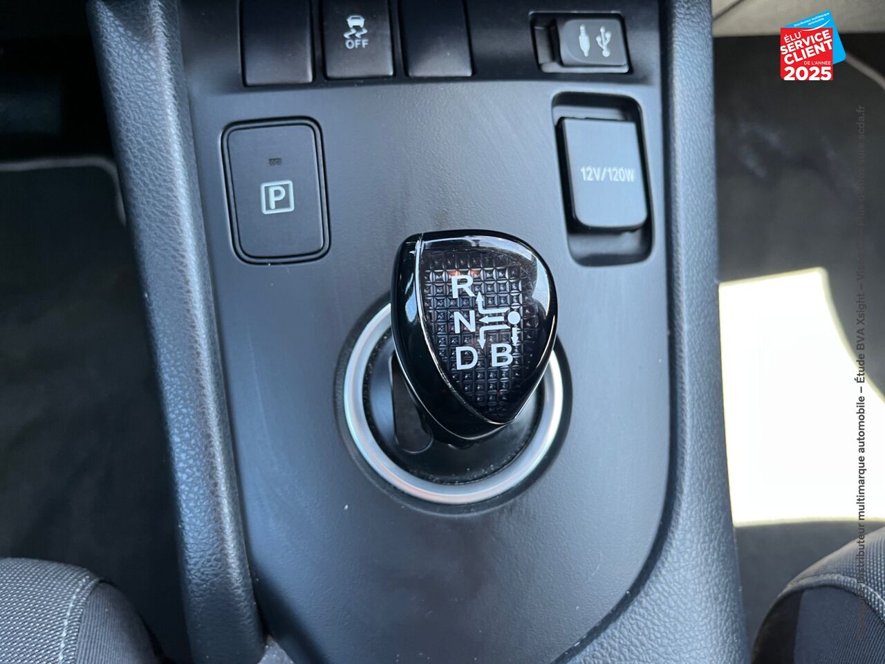 Véhicule d'occasion TOYOTA AURIS HSD 136H DYNAMIC CAMERA chez Toyota Saint Dizier