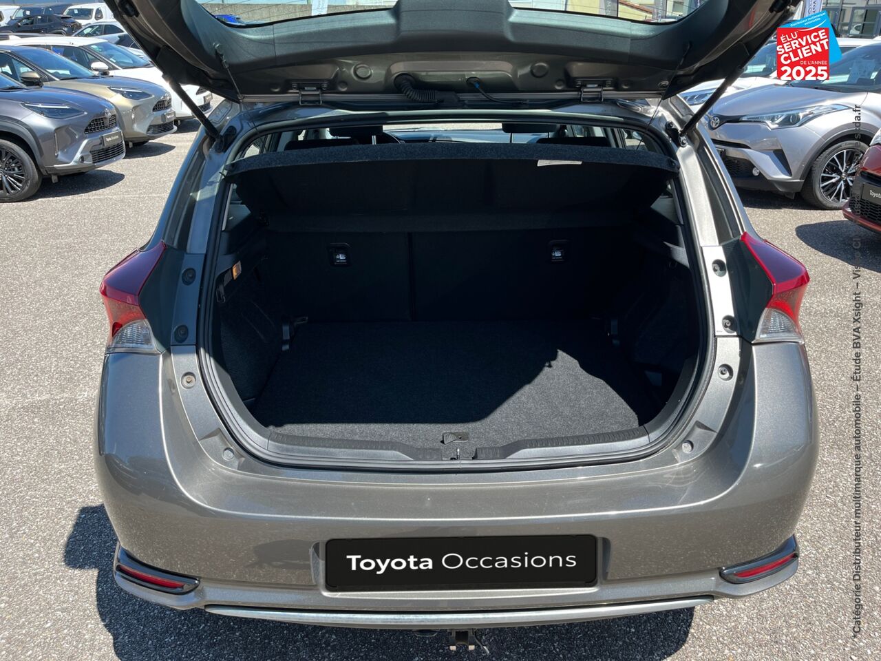 Véhicule d'occasion TOYOTA AURIS HSD 136H DYNAMIC CAMERA chez Toyota Saint Dizier