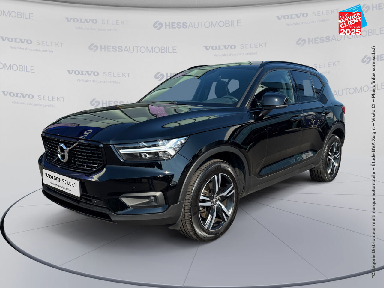 Véhicule d'occasion VOLVO XC40 D4 ADBLUE AWD 190CH R-DESIGN GEARTRONIC 8 chez BMW Lons le Saunier