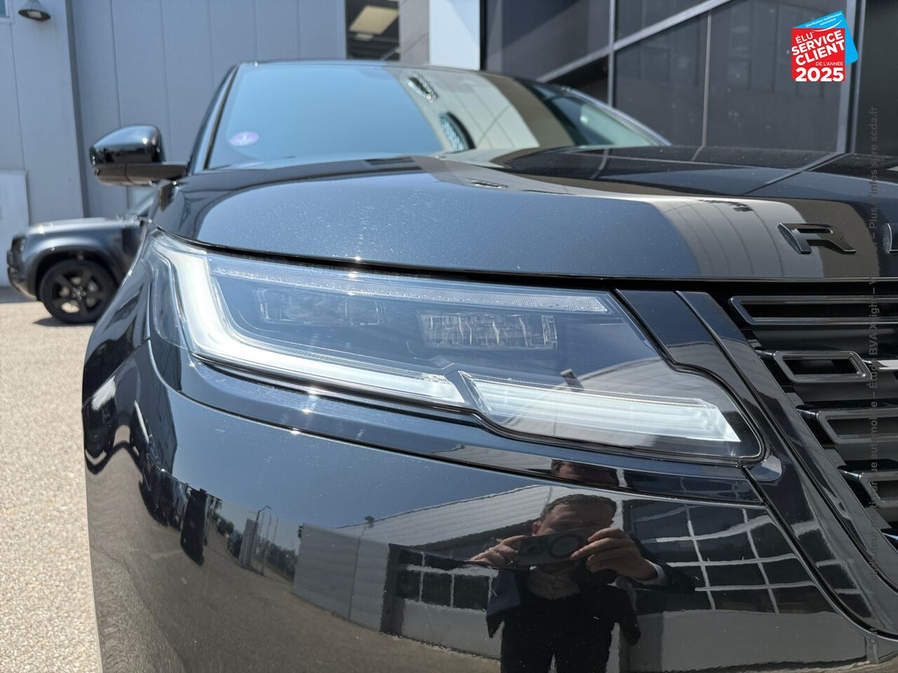 Véhicule d'occasion LAND-ROVER RANGE ROVER VELAR 2.0 P400E 404CH PHEV DYNAMIC SE AWD BVA chez Volvo Metz
